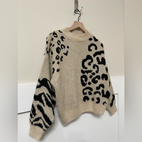Topshop Cream & Black Animal Print Sweater Size 0-2 - Picture 4 of 8